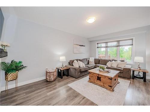 3-455 Guelph Avenue, Cambridge, ON - Indoor Photo Showing Living Room