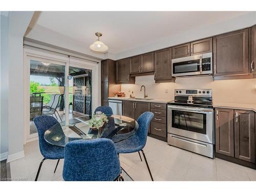 3-455 Guelph Avenue, Cambridge, ON - Indoor Photo Showing Kitchen