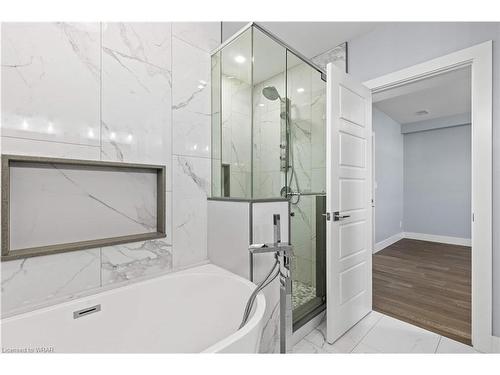 24 Sylvia Street, Kitchener, ON - Indoor Photo Showing Bathroom