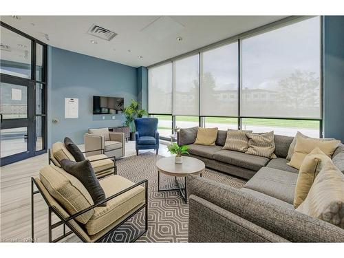 305-195 Commonwealth Street, Kitchener, ON - Indoor Photo Showing Living Room