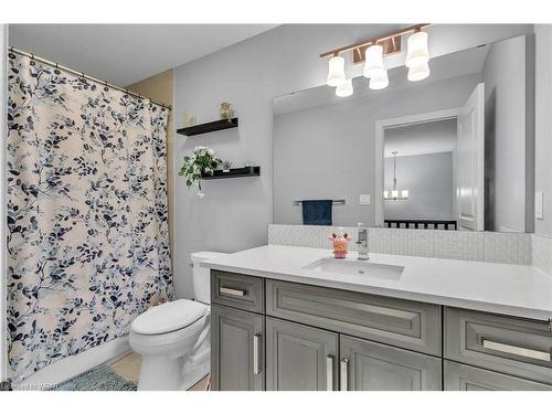 140 Oak Park Drive, Waterloo, ON - Indoor Photo Showing Bathroom