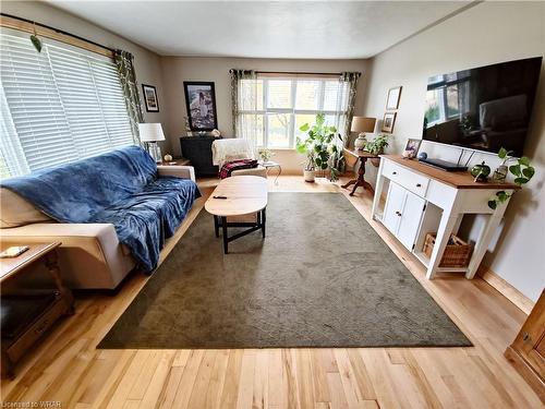 17 Cemetery Road, Norfolk County, ON - Indoor Photo Showing Living Room