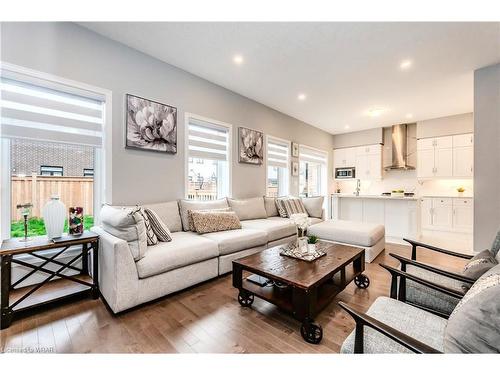 55 Spachman Street, Kitchener, ON - Indoor Photo Showing Living Room