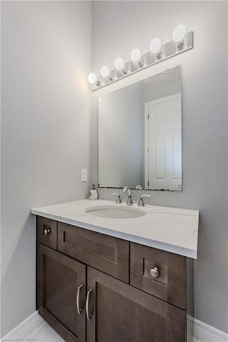 55 Spachman Street, Kitchener, ON - Indoor Photo Showing Bathroom