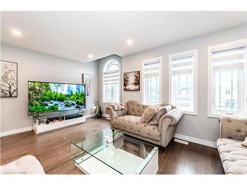 55 Spachman Street, Kitchener, ON - Indoor Photo Showing Living Room