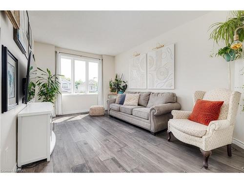 603 Royal Fern Street, Waterloo, ON - Indoor Photo Showing Living Room