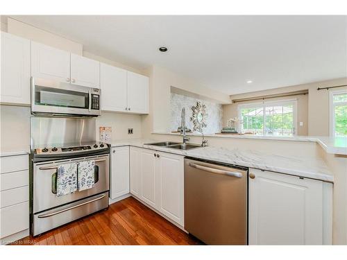 27-460 Woolwich Street, Waterloo, ON - Indoor Photo Showing Kitchen With Double Sink