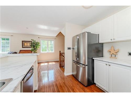 27-460 Woolwich Street, Waterloo, ON - Indoor Photo Showing Kitchen