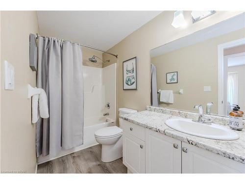 27-460 Woolwich Street, Waterloo, ON - Indoor Photo Showing Bathroom