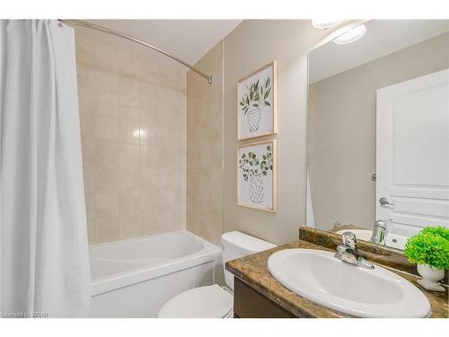 12 Oxfordshire Lane Lane, Kitchener, ON - Indoor Photo Showing Bathroom