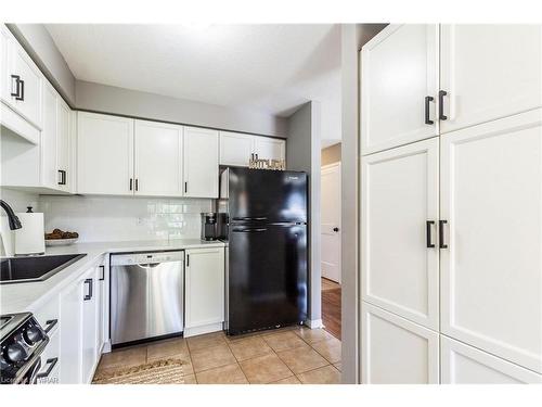 59 Swartz Street, Kitchener, ON - Indoor Photo Showing Kitchen