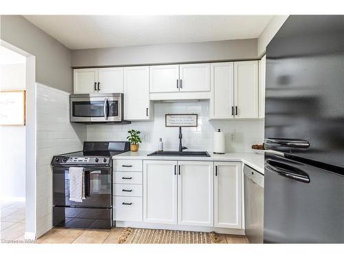 59 Swartz Street, Kitchener, ON - Indoor Photo Showing Kitchen