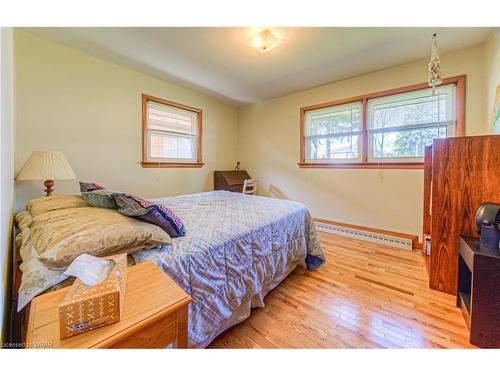 10 Lowell Street S, Cambridge, ON - Indoor Photo Showing Bedroom