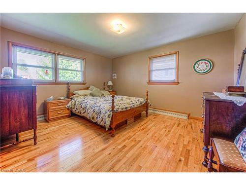 10 Lowell Street S, Cambridge, ON - Indoor Photo Showing Bedroom