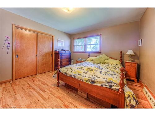 10 Lowell Street S, Cambridge, ON - Indoor Photo Showing Bedroom