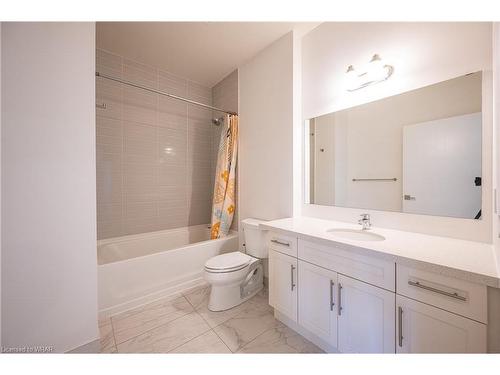 224-690 King Street W, Kitchener, ON - Indoor Photo Showing Bathroom