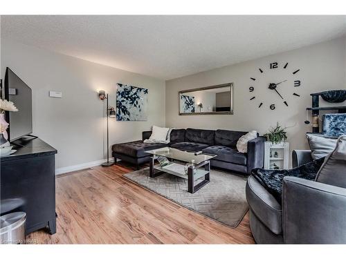 116 Lillian Drive, Waterloo, ON - Indoor Photo Showing Living Room