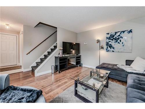 116 Lillian Drive, Waterloo, ON - Indoor Photo Showing Living Room