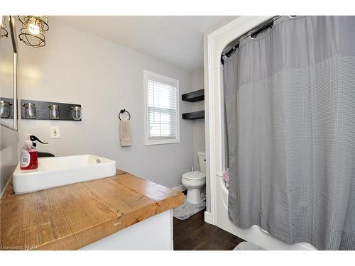 46 Dahlia Street, Kitchener, ON - Indoor Photo Showing Bathroom