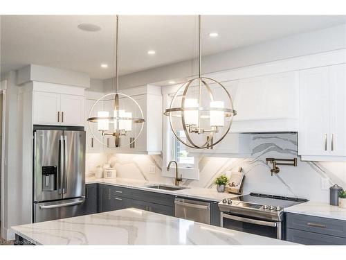 156 Newman Drive, Cambridge, ON - Indoor Photo Showing Kitchen With Upgraded Kitchen