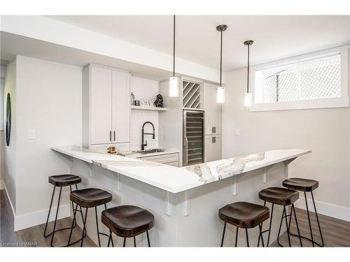 156 Newman Drive, Cambridge, ON - Indoor Photo Showing Kitchen With Upgraded Kitchen