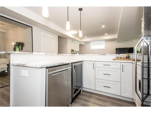 156 Newman Drive, Cambridge, ON - Indoor Photo Showing Kitchen