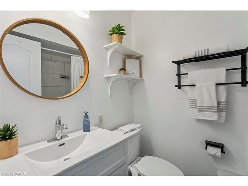 3054 Pendleton Road, Mississauga, ON - Indoor Photo Showing Bathroom