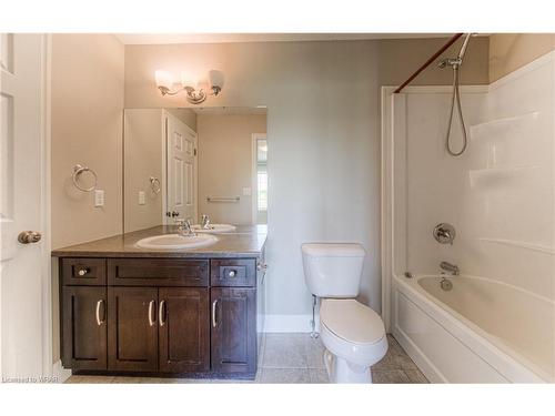 17-275 Old Huron Road, Kitchener, ON - Indoor Photo Showing Bathroom