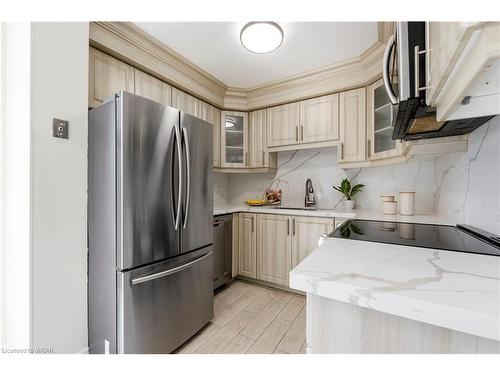 4-460 Bristol Road W, Mississauga, ON - Indoor Photo Showing Kitchen