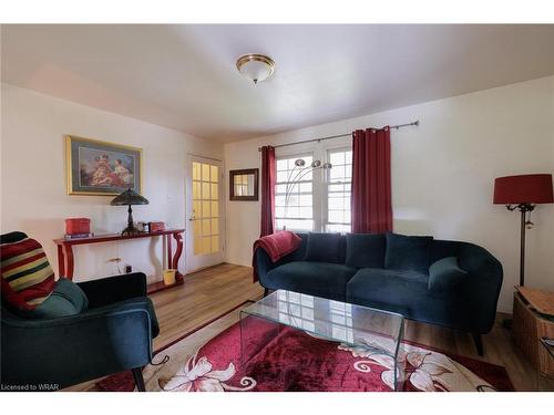 2 Dunkirk Avenue, Guelph, ON - Indoor Photo Showing Living Room