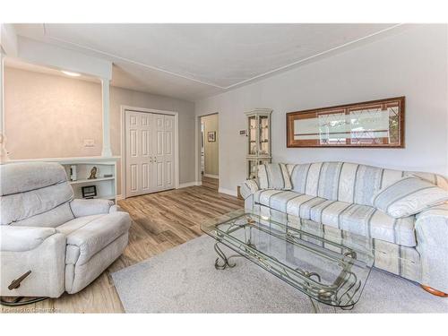 47 Kingston Crescent, Kitchener, ON - Indoor Photo Showing Living Room