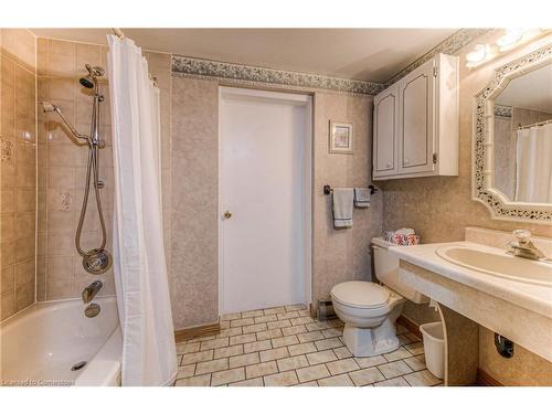 47 Kingston Crescent, Kitchener, ON - Indoor Photo Showing Bathroom