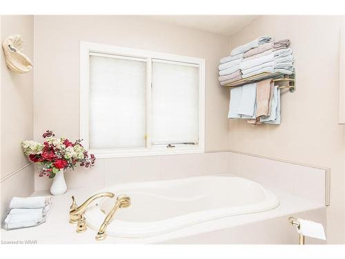 65 Edgehill Drive, Kitchener, ON - Indoor Photo Showing Bathroom