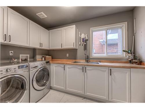 300 Granite Hill Road, Cambridge, ON - Indoor Photo Showing Laundry Room