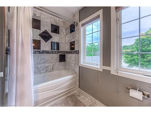 300 Granite Hill Road, Cambridge, ON - Indoor Photo Showing Bathroom