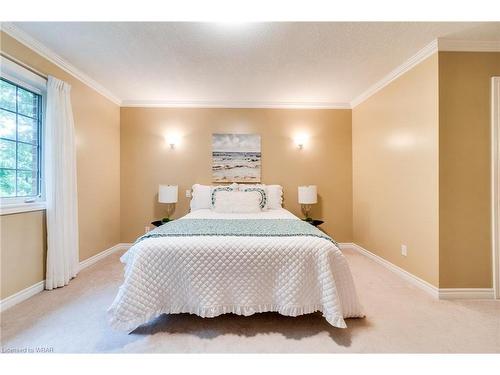 13C-350 Doon Valley Drive, Kitchener, ON - Indoor Photo Showing Bedroom