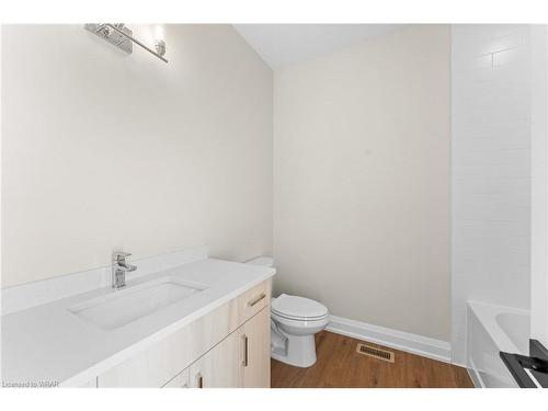 1188 Queenston Road, Cambridge, ON - Indoor Photo Showing Bathroom