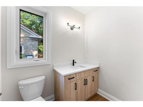 1188 Queenston Road, Cambridge, ON - Indoor Photo Showing Bathroom