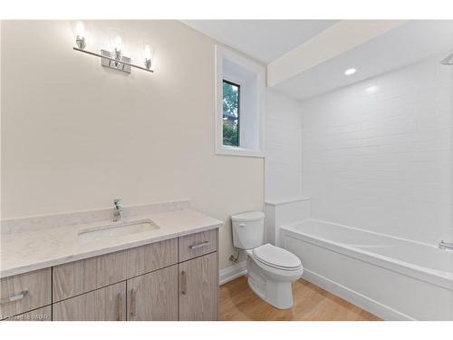 1188 Queenston Road, Cambridge, ON - Indoor Photo Showing Bathroom