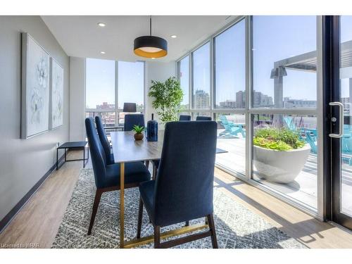 2011-60 Charles Street W, Kitchener, ON - Indoor Photo Showing Dining Room