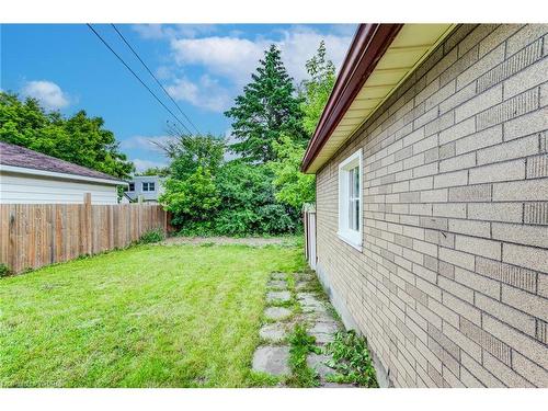 320 Highland Road E, Kitchener, ON - Outdoor With Exterior