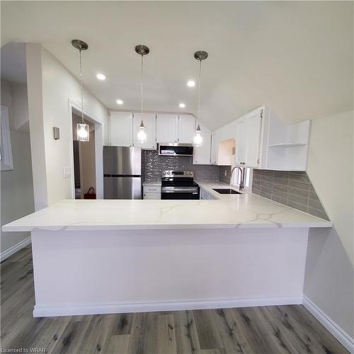 2-2 George Street N, Cambridge, ON - Indoor Photo Showing Kitchen With Upgraded Kitchen