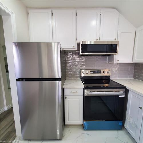 2-2 George Street N, Cambridge, ON - Indoor Photo Showing Kitchen With Upgraded Kitchen