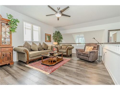 5F-350 Doon Valley Drive, Kitchener, ON - Indoor Photo Showing Living Room