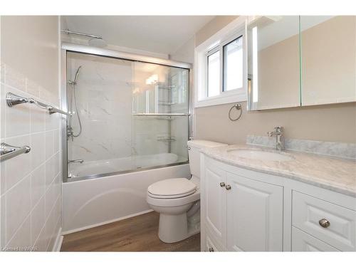 336 Northlake Drive, Waterloo, ON - Indoor Photo Showing Bathroom