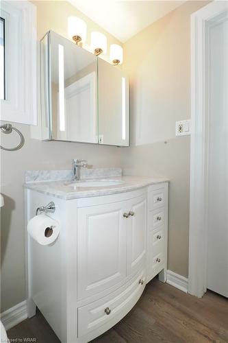 336 Northlake Drive, Waterloo, ON - Indoor Photo Showing Bathroom