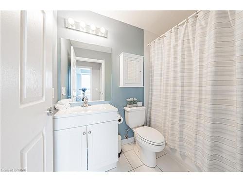 1112-2325 Central Park Drive, Oakville, ON - Indoor Photo Showing Bathroom