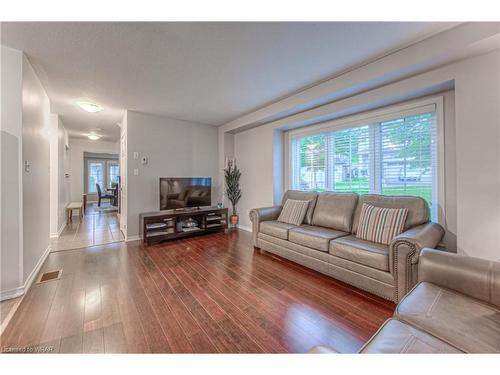 136 Bailey Drive, Cambridge, ON - Indoor Photo Showing Living Room