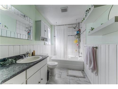 111-113 Joseph Street, Kitchener, ON - Indoor Photo Showing Bathroom