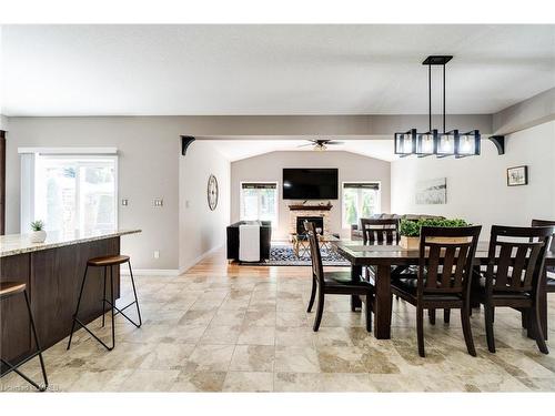 20 Fraserwood Court, Cambridge, ON - Indoor Photo Showing Dining Room